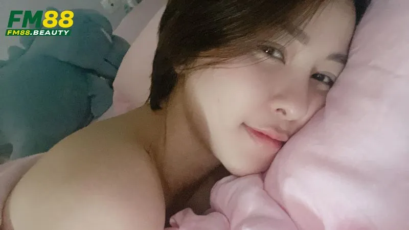 Trâm Anh Sexy tái xuất với vóc dáng nóng bỏng tuổi 29 6 Trâm Anh Sexy hẹn hò cùng bạn trai